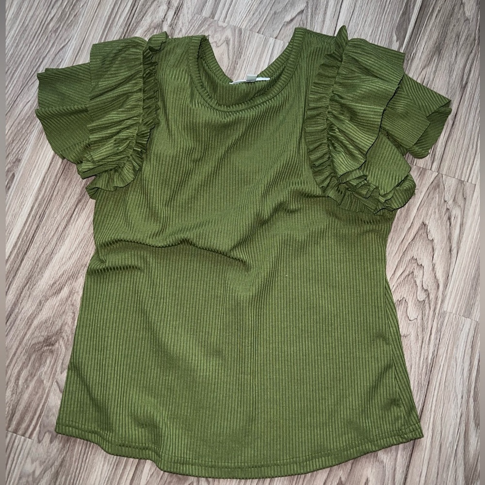 NWOT Ruffled top - Picture 3 of 7